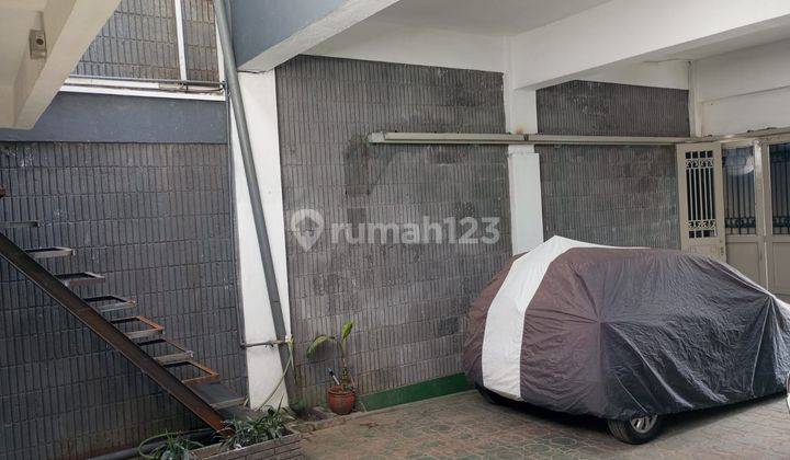 Dijual Rumah Semi Furnish Siap Huni di Cipaku Indah 2