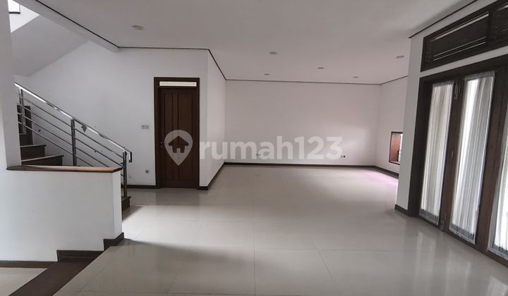 Disewakan Rumah 2 Lantai Siap Huni Minimalis Lokasi strategis di Batununggal Indah Bandung 2