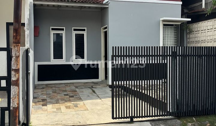 Dijual Rumah 2 Lantai Siap Huni Lingkungan Nyaman Lokasi di Arcamanik Bandung Dijual Rumah 2 Lantai Siap Huni Lingkungan Nyaman Lokasi di Arcamanik Bandung