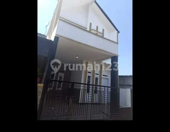 Rumah moderen 2 lantay riung bandung