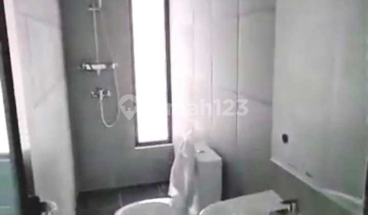 New House for Sale in Taman Villa Meruya, West Jakarta 2