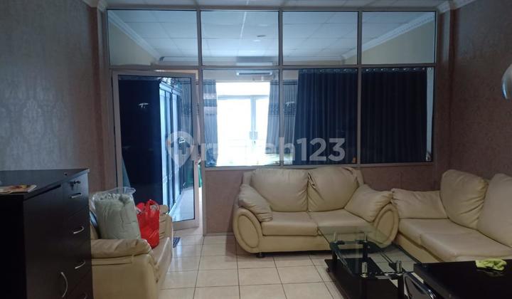 For Sale SHOWROOM in Duta Indah Complex, Teluk Gong, North Jakarta For Sale SHOWROOM in Duta Indah Complex, Teluk Gong, North Jakarta