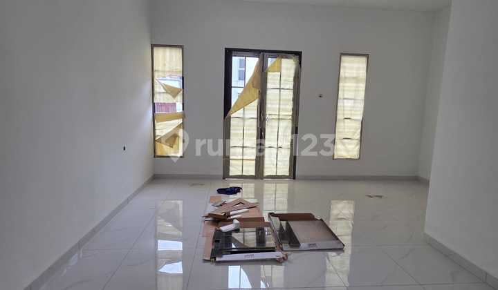 Rumah Baru di Taman Ratu Jakarta Barat