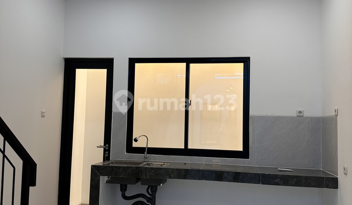 Rumah Baru 3 Lantai bisa Usaha Free Furnish Tanjung Duren 2