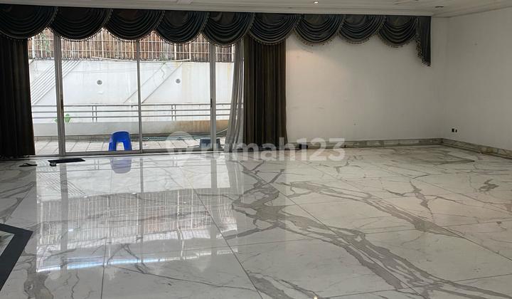 For Sale, House Building in Taman Kebon Jeruk Intercon, West Jakarta 2