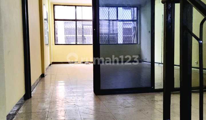 Dijual Ruko di Roxy Jakarta Pusat