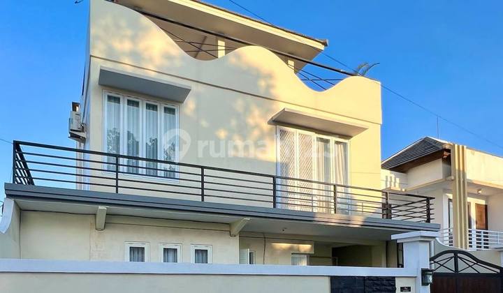 Toya Ning – 3-floor Villa With Rooftop Ocean View