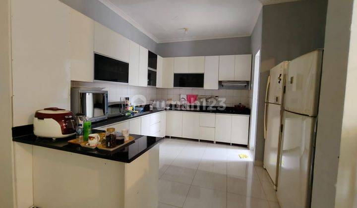 Dijual Rumah Dua Lantai Siap Huni.rumah Cantik Modern 2