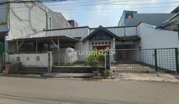 Rumah Lama Untuk Usaha di Lokasi Strategis 1