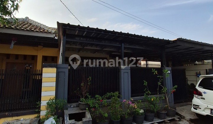 Rumah di komplek Griya jati 4