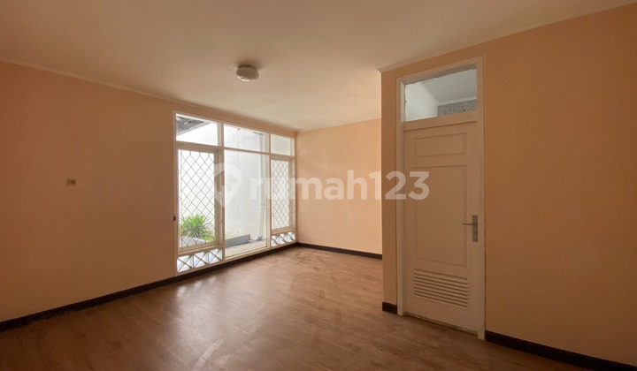 Rumah Kebayoran Baru Lokasi Bagus Turun Harga