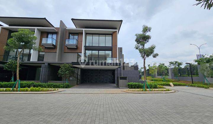 Rumah Mewah Hook/Hoek Baru Siap Huni Pakai Lift Di Cluster Laurel Navapark Bsd City 2