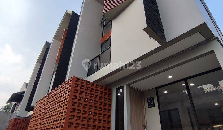 Rumah 3 Lantai Terjangkau di Bintaro Dekat Stasiun dan Tol 1