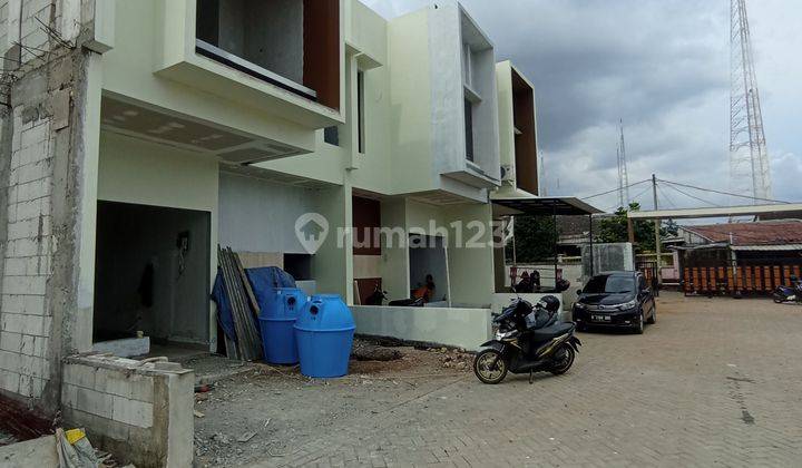 Rumah 2 Lantai diapit 2 busway CBD dan Puri Beta 2