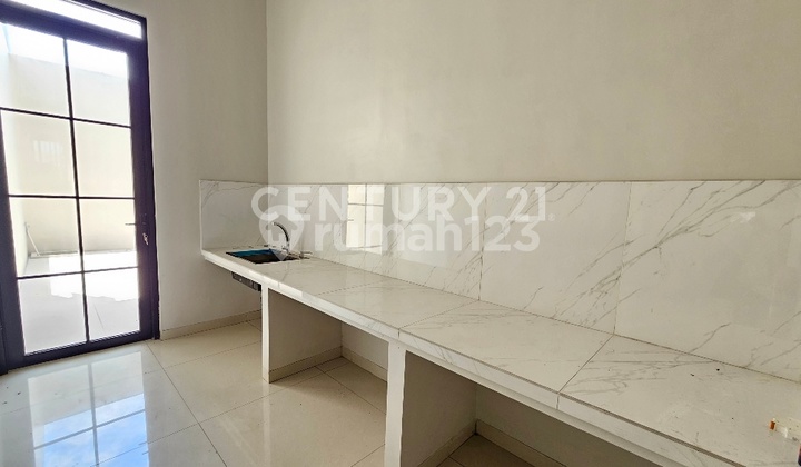 Rumah Bangunan Baru Minimalis Modern Singgasana Pradana 2 Lantai 2