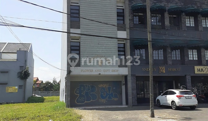 Ruko Batununggal Dijual dan Disewakan di Jalan Utama Mainroad