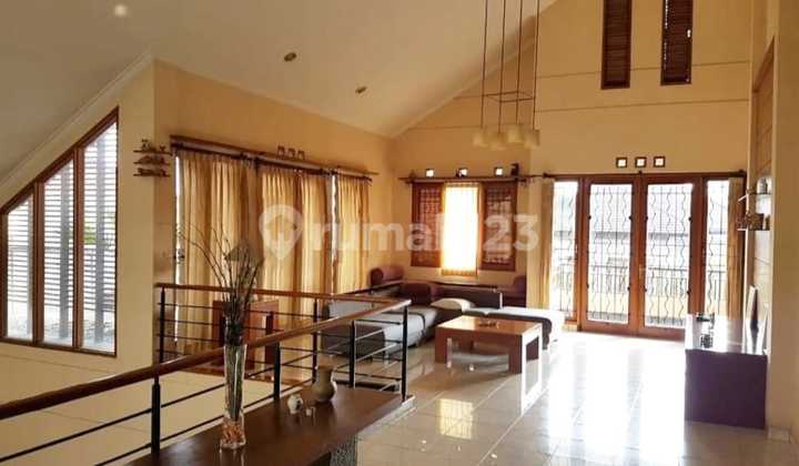 Luxury House in Setrasari Pasteur, 3 Floors, Very Well-Maintained 2