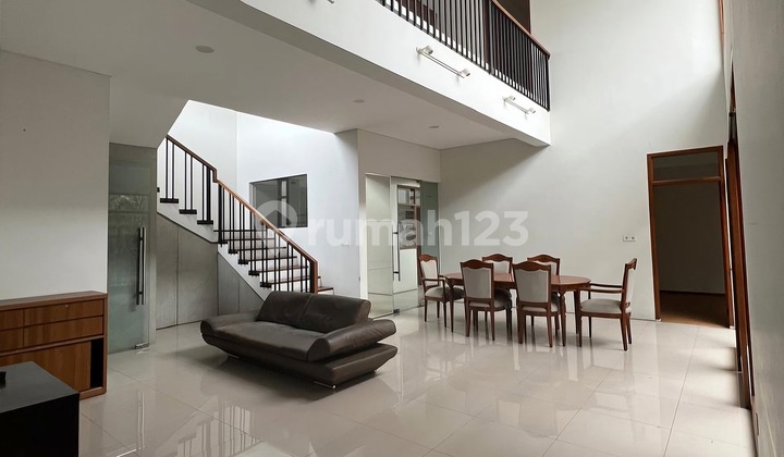 Singgasana Pradana Mekarwangi Disewa Rumah Besar Lux Semi Furnished Singgasana Pradana Mekarwangi Disewa Rumah Besar Lux Semi Furnished