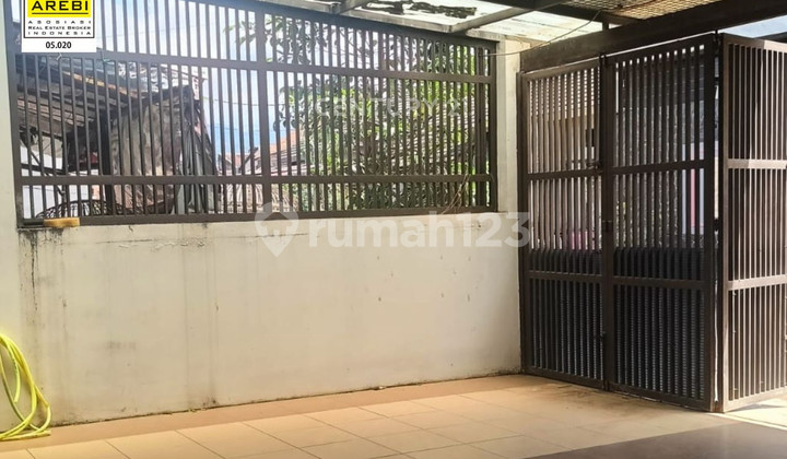 Jual Murah Lagi Sebandung Rumah Terawat Komplek di Antapani Jual Murah Lagi Sebandung Rumah Terawat Komplek di Antapani