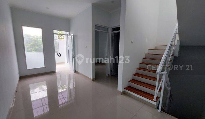 Rumah 3 Lantai Lingkungan Tenang Sayap Martanegara Bandung 1