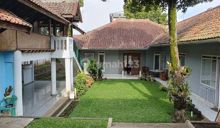 Dijual Rumah Villa bagus terawat di Jl. Cihanjuang  1