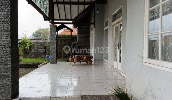 Dijual Rumah Villa bagus terawat di Jl. Cihanjuang  2