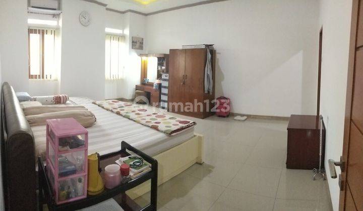 Dijual Rumah Besar Bagus untuk Usaha  di Komplek Pharmindo  2