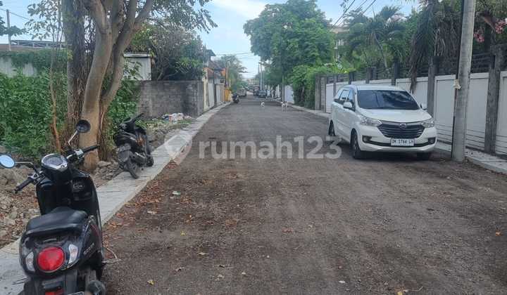 Tanah Luasan Kecil Pura Mertasari Dekat Sunset Road SHM 200.0 m²