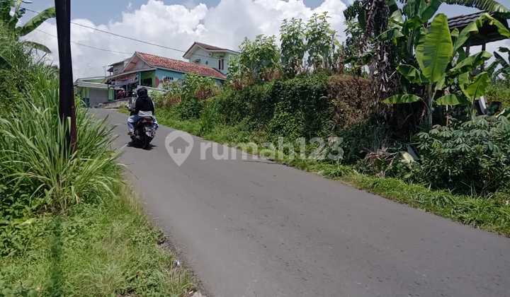 Lokasi murah sangat strategis+ investasi+villa nempel jalan  4