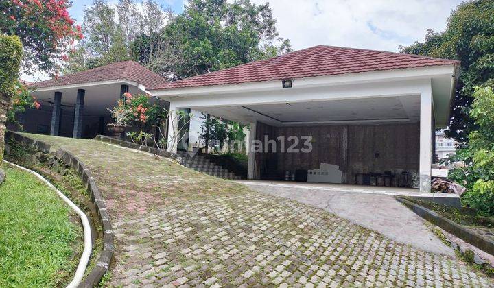 Villa mewah siap huni lokasi sangat strategis banget view lepas 12
