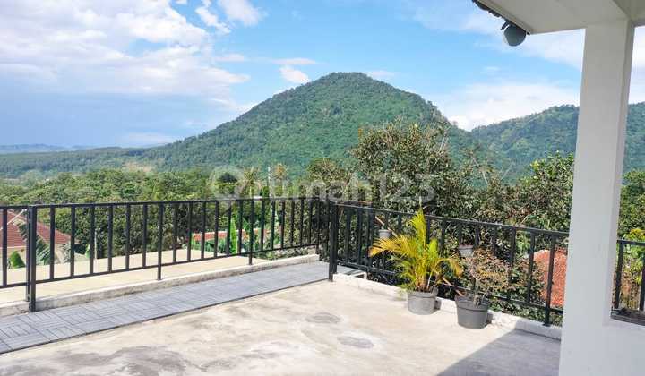 Rumah semi villa siap huni sangat strategis full view 2