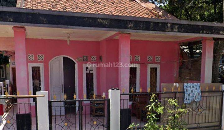 Rumah cantik siap huni sangat strategis nempel jalan raya  1