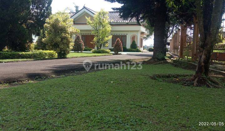 Villa mewah siap huni sangat strategis banget view lepas ke gunung  2