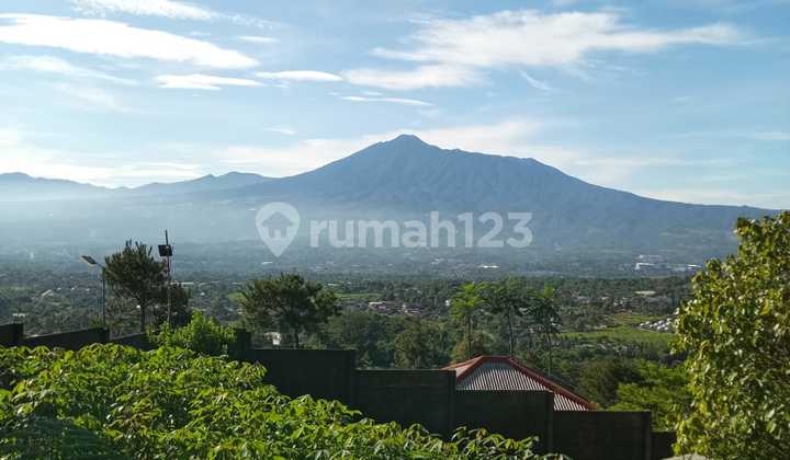 The Land is Fully Fenced with Unobstructed Mountain and City Views.