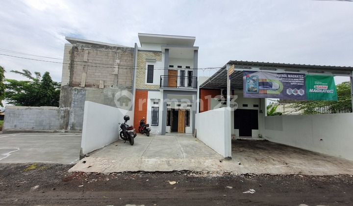 2 Floors 300 Million - Zero Asphalt Village Prumpon Sukodono Sidoarjo