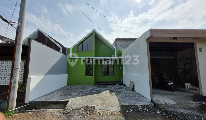 400 Million House Near Surabaya in Taman, Sidoarjo 400 Million House Near Surabaya in Taman, Sidoarjo