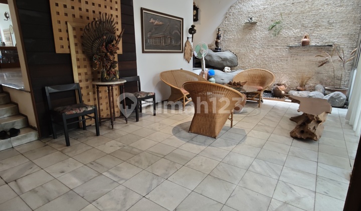 Rumah 12X27 Puri Indah Blok B SHM Barat Daya