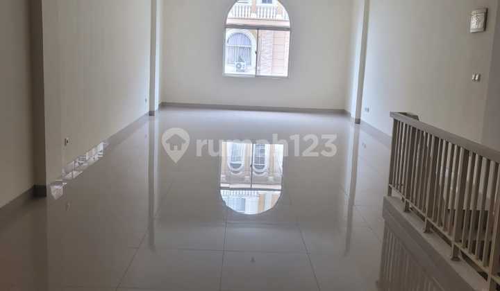 Ruko Food City 4.5X19 di Green Lake City