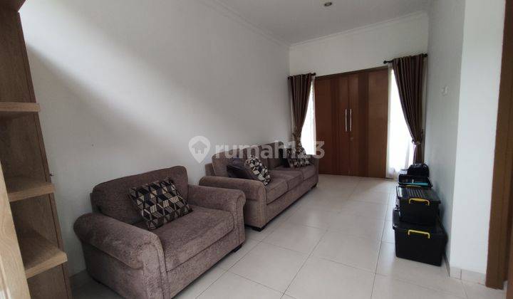 Disewakan Rumah Sangat Rapi dan Tinggal Bawa Koper di Villa Melati Mas 4
