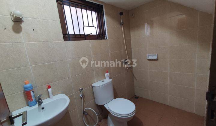 Disewakan Rumah Sangat Rapi dan Tinggal Bawa Koper di Villa Melati Mas 7