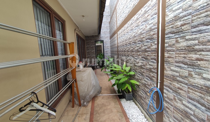 Disewakan Rumah Sangat Rapi dan Tinggal Bawa Koper di Villa Melati Mas 16