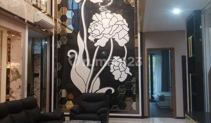 Fully Furnished House with Elevator for Rent/Sale in Zora Cluster, BSD City. 2