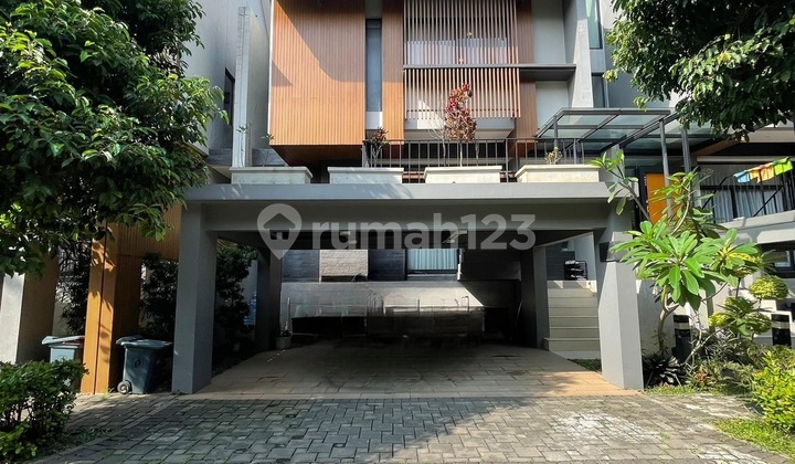 Rumah Bagus Full Furnish Cluster Caelus Greenwich Park Bsd With Attic Room And Sky Balcony