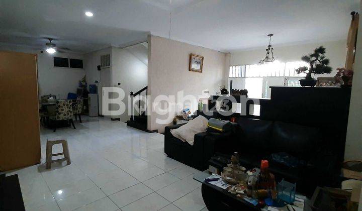 rumah 2 lantai simpang darmo permai selatan 2