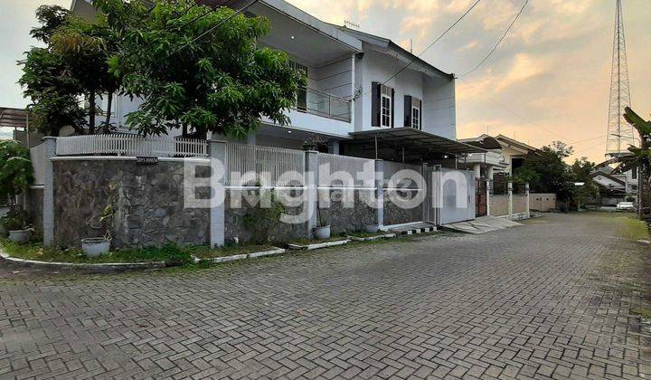 rumah 2 lantai simpang darmo permai selatan 1