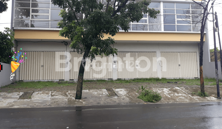 Ruko di jombang. ada 4 ruko jejer 1