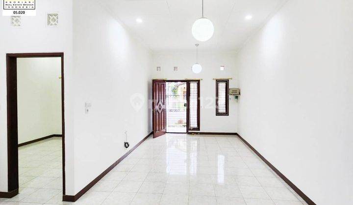 Rumah Sangat Terawat Type Modern Di Taman Kopo Indah Bandung 1