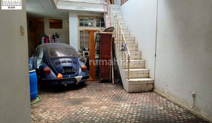 MILIKI SEGERA RUMAH DESIGN KLASIK SANGAT UNIK DI BATU INDAH, BANDUNG 2