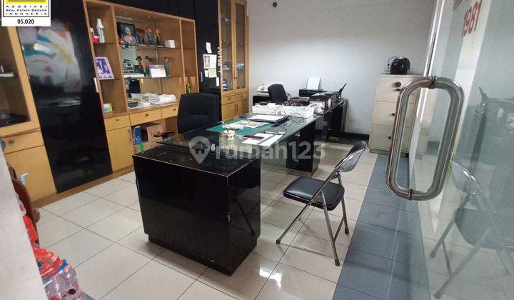 Jual Gedung Ex Showroom Lokasi Terbaik Untuk Bisnis Di Ciateul Bandung 1