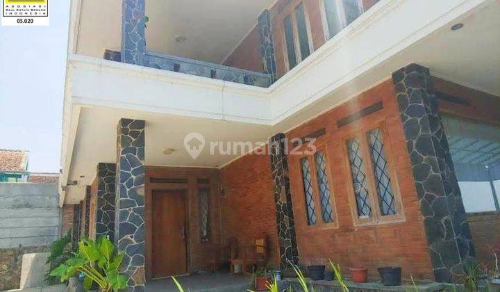 Dijual Rumah Cocok Dijadikan Usaha Cafe, Bangunan 2 Lantai Ciumbuleuit Bandung 1